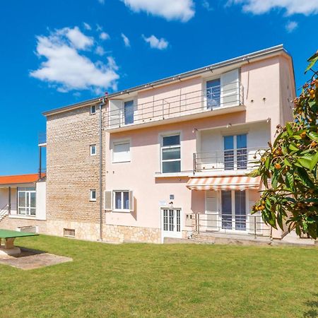 Awesome Apartment In Sveti Filip I Jakov W/ 1 Bedrooms Exterior photo