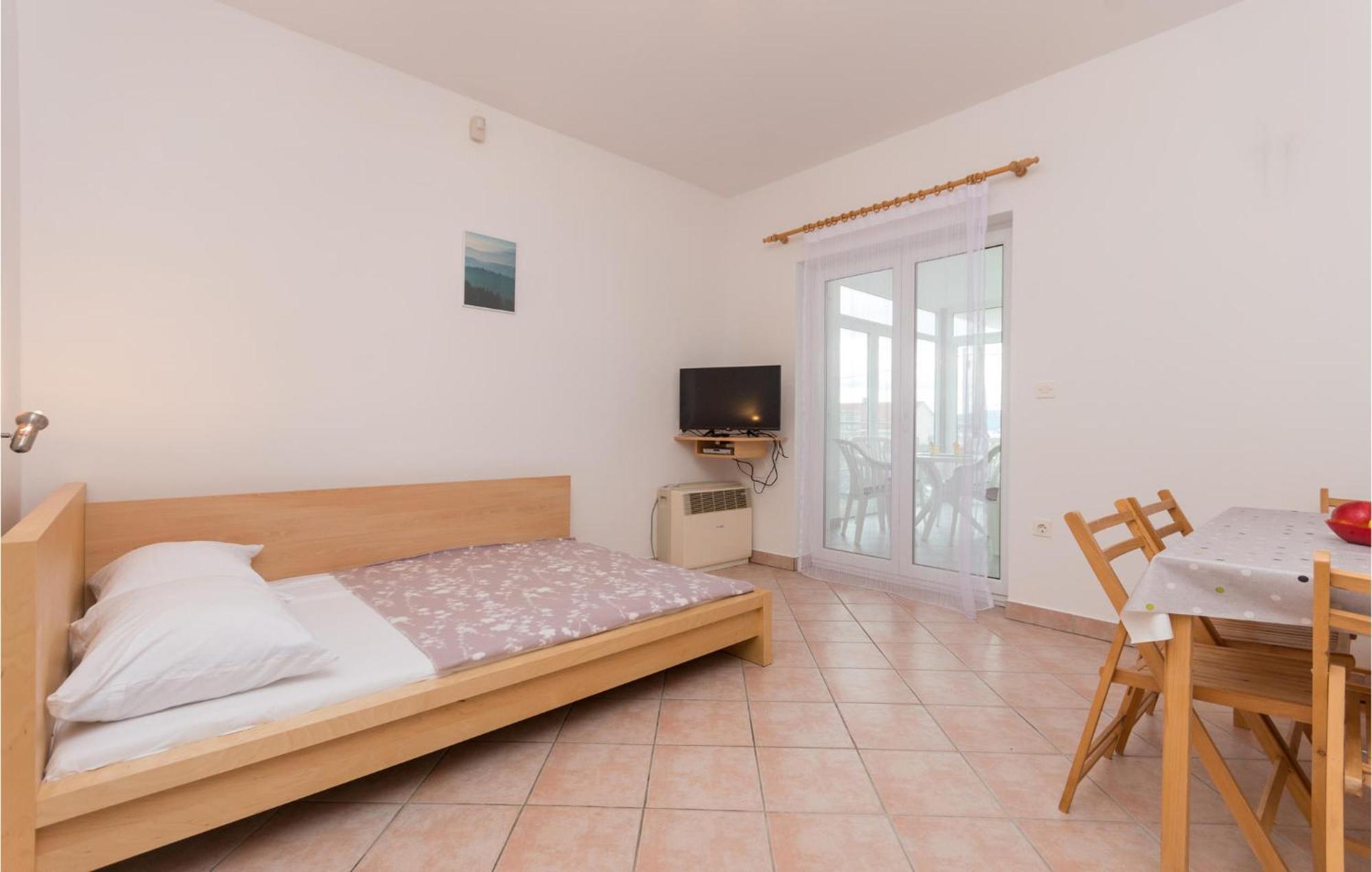 Awesome Apartment In Sveti Filip I Jakov W/ 1 Bedrooms Exterior photo