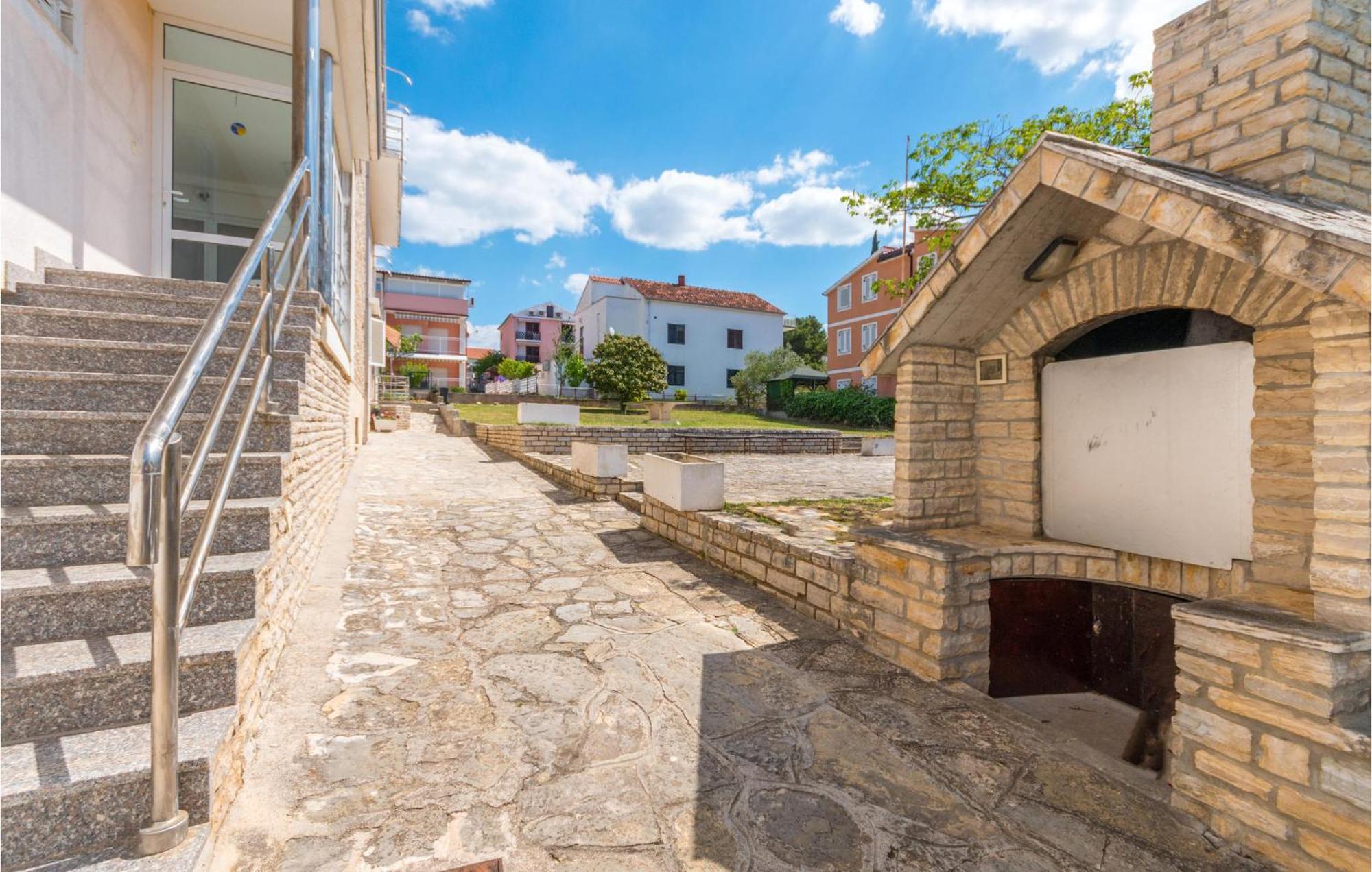 Awesome Apartment In Sveti Filip I Jakov W/ 1 Bedrooms Exterior photo